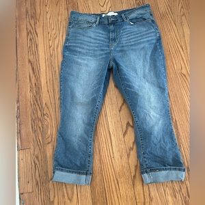 Levi Gold Mid Rise Capri Jeans Size 14